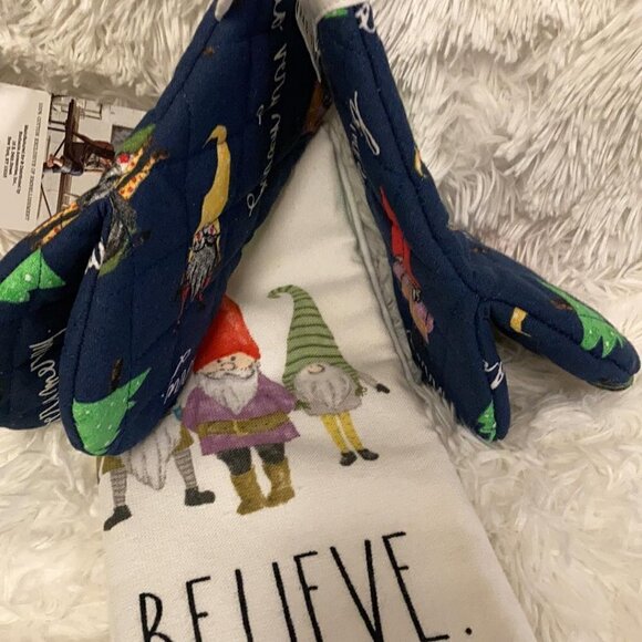 NWT RAE DUNN GNOME "BELIEVE" KITCHEN TOWELS AND "SO VERY MERRY" OVEN MITTS SET - Picture 4 of 5